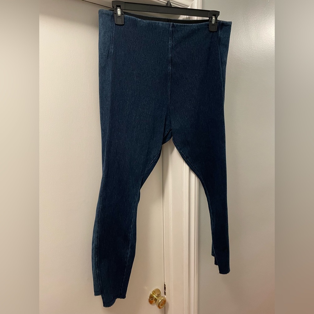 Lyseé Denim Jeggings Dark Blue 1X cut out cuff inseam 27”